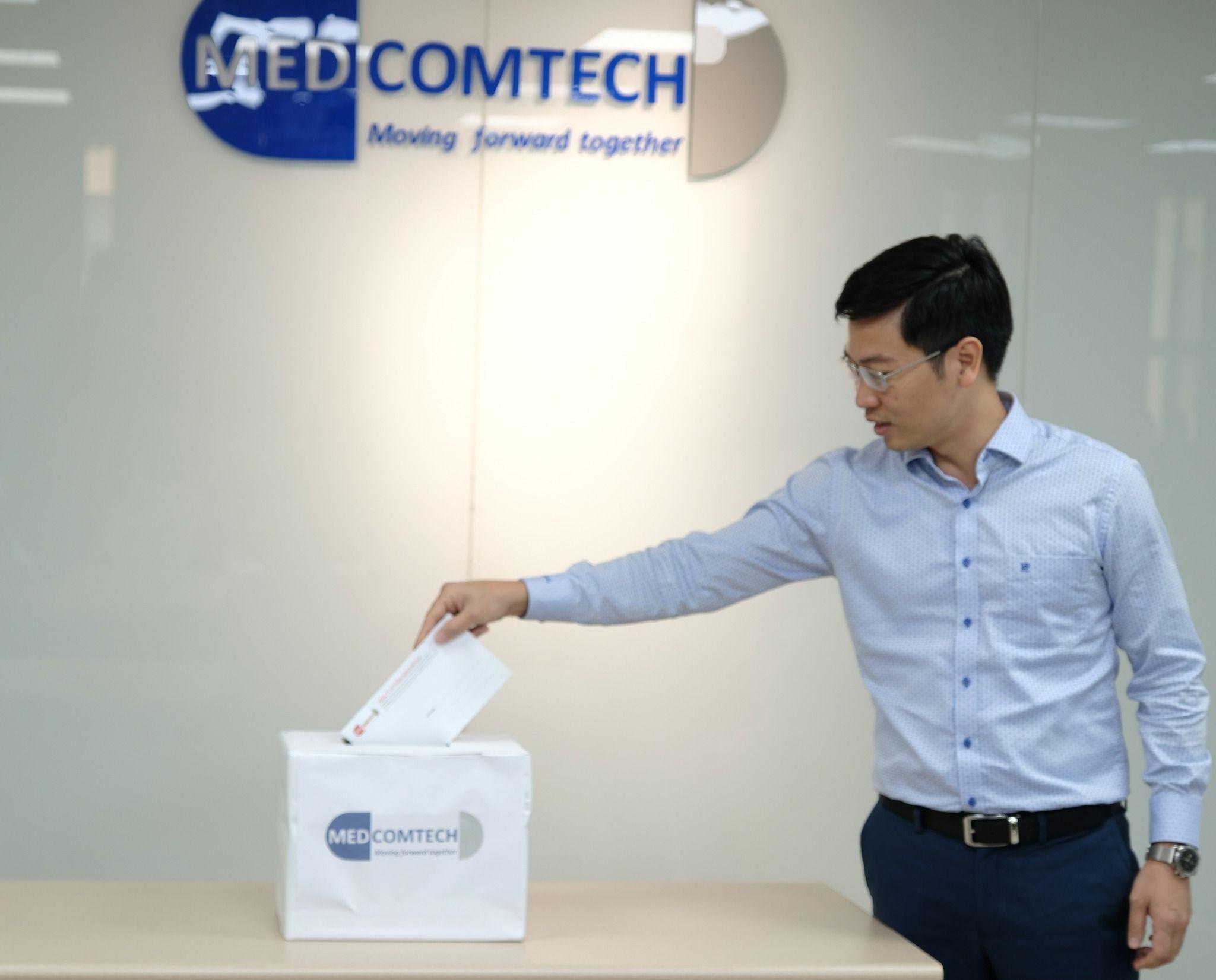 Medcomtech ủng hộ đồng bào miền Trung khắc phục hậu quả thiên tai.  