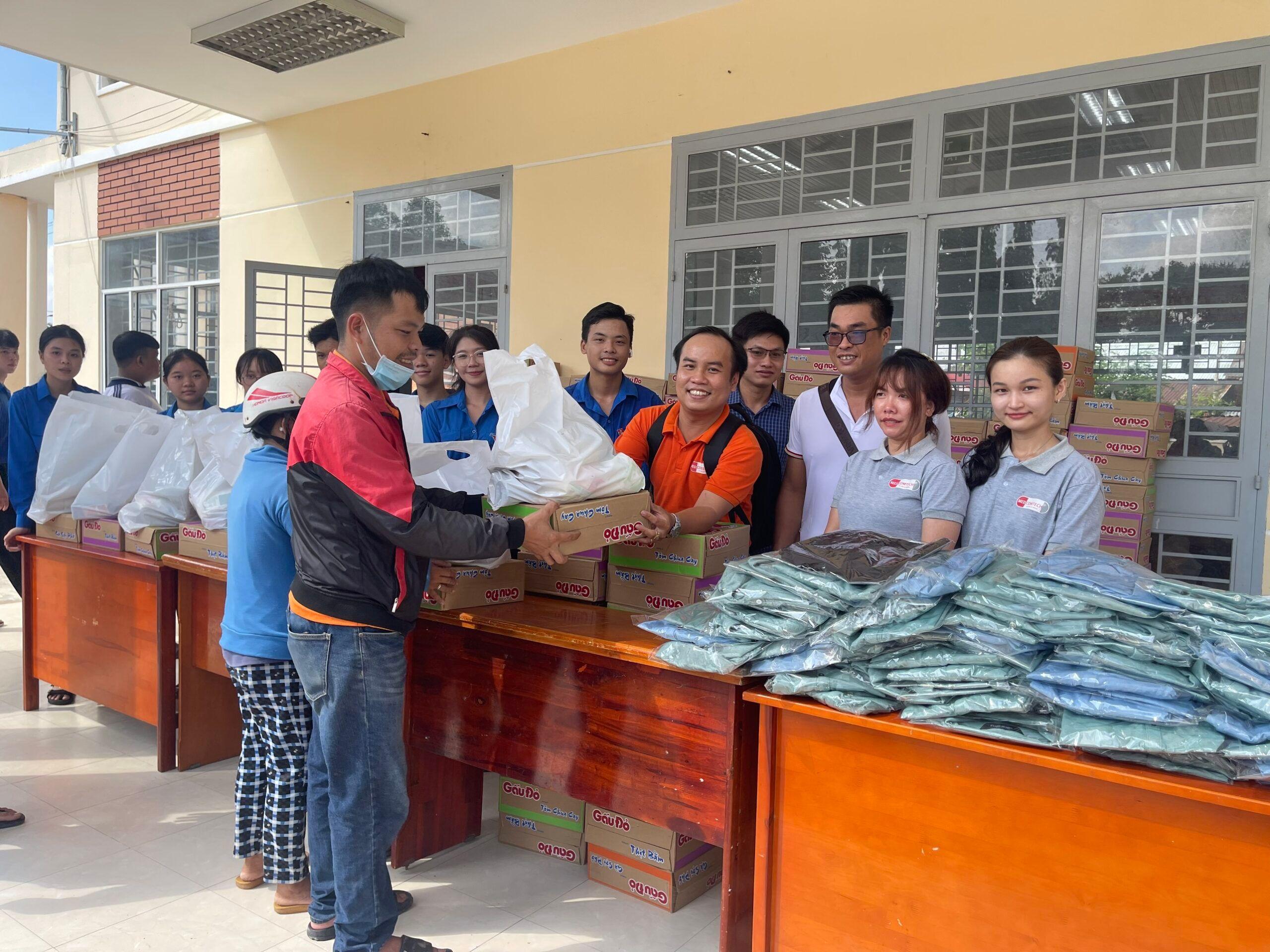 The journey of spreading love with Cho Ray Hospital Shopping Center