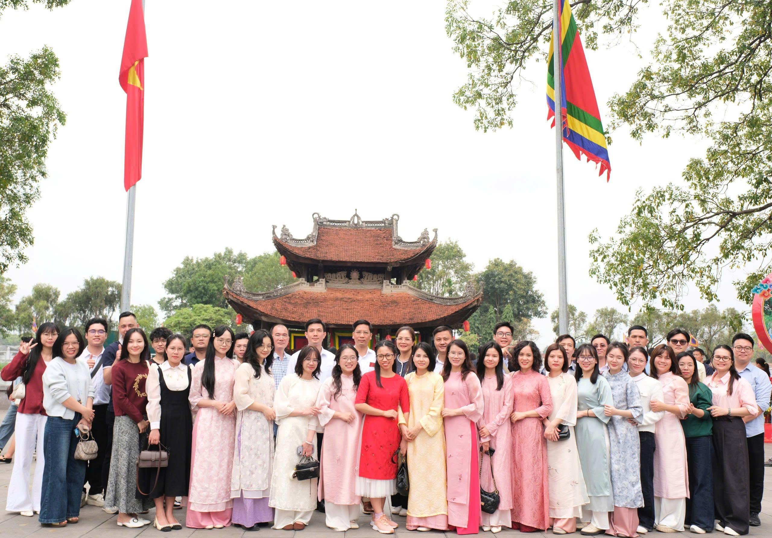 Công ty Cổ phần Medcomtech tổ chức hoạt động Khai xuân và Du xuân Bính Ngọ